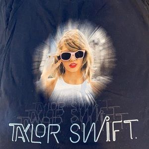 Taylor Swift 1989 tshirt
